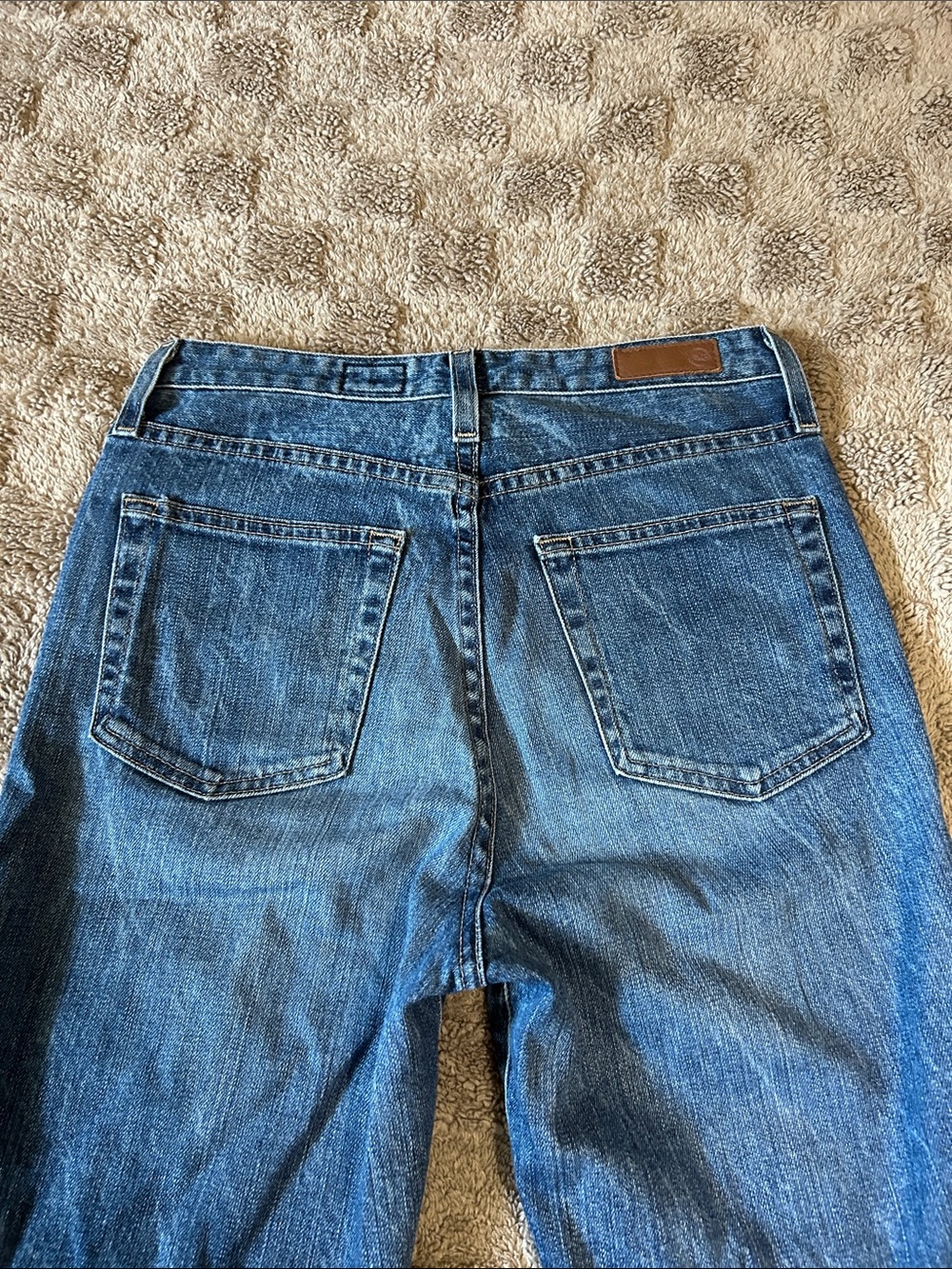 AG Adriano Goldschmied Alexxis High Rise Vintage Straight Jeans Raw Hem Size 26R